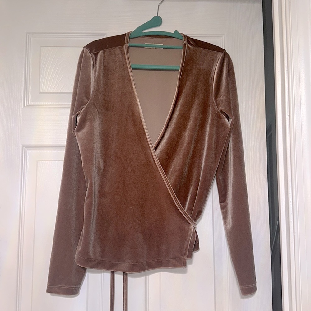 Madewell velvet longsleeve wrap shirt. Size M. Excellent condition.